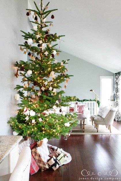 christmas-tree-to-living-room