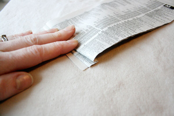 fold-paper-into-small-pleats