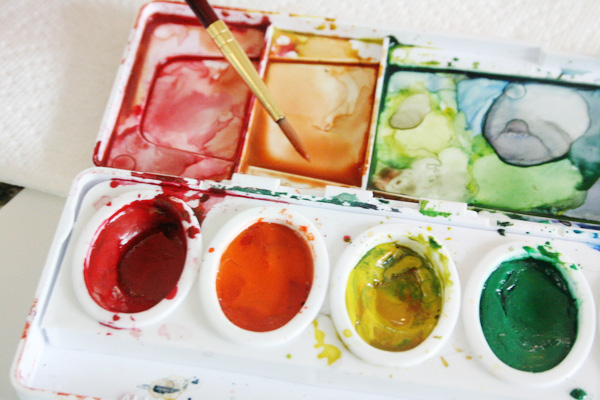 watercolor palette mixing colors