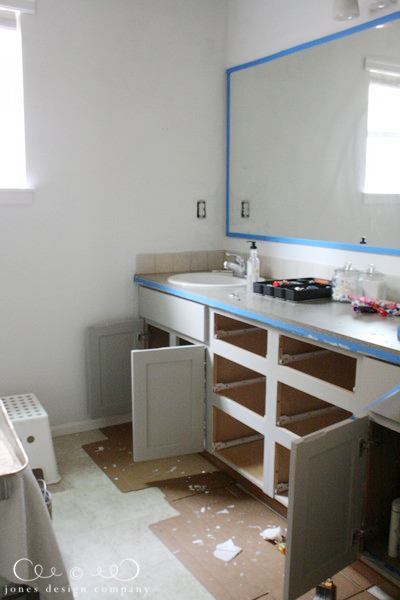 kids-bath-painted-cabinets