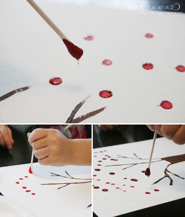 make-dots-of-paint-with-q-tip