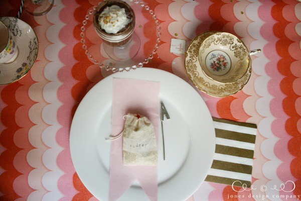 tea-party-place-setting